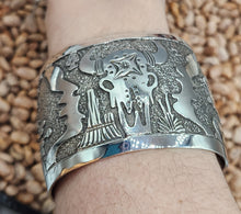 Load image into Gallery viewer, BUFFALO SKULL STORYTELLER BRACELET - ELAINE BECENTI