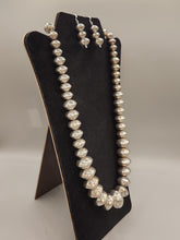 Load image into Gallery viewer, VINTAGE NAVAJO PEARLS NECKLACE &amp; EARRINGS SET -  GRADUATED - LEO YAZZIE
