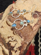Load image into Gallery viewer, LABRADORITE EARRINGS