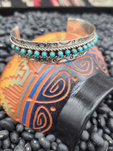 Load image into Gallery viewer, ZUNI TURQUOISE SNAKE EYE CUFF BRACELET - JASON & PEARL UKESTINE