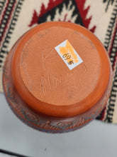Load image into Gallery viewer, NAVAJO ETCHWARE POTTERY VASE - RONALD SMITH