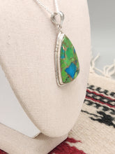 Load image into Gallery viewer, GREEN COPPER TURQUOISE PENDANT & EARRING SET