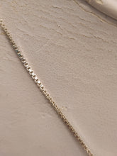 Load image into Gallery viewer, GREEN COPPER TURQUOISE NECKLACE