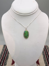 Load image into Gallery viewer, GREEN COPPER TURQUOISE NECKLACE