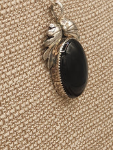 Load image into Gallery viewer, ONYX FEATHER NECKLACE - OVAL - KIRK SMITH