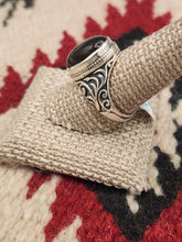 Load image into Gallery viewer, LABRADORITE RING -SIZE 10