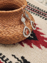 Load image into Gallery viewer, CARNELIAN EARRINGS