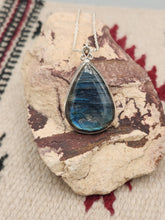 Load image into Gallery viewer, LABRADORITE NECKLACE & EARRINGS SET - TEARDROP