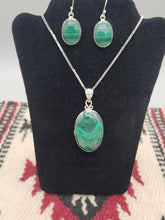 Load image into Gallery viewer, MALACHITE NECKLACE & EARRINGS SET - OVAL