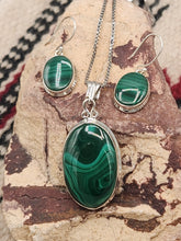 Load image into Gallery viewer, MALACHITE NECKLACE & EARRINGS SET - OVAL
