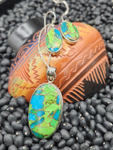Load image into Gallery viewer, GREEN COPPER TURQUOISE NECKLACE & EARRINGS SET -OVAL