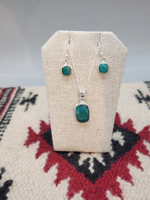 Load image into Gallery viewer, EMERALD NECKLACE & EARRINGS SET