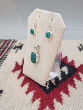 Load image into Gallery viewer, EMERALD NECKLACE & EARRINGS SET