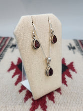 Load image into Gallery viewer, GARNET NECKLACE & EARRINGS SET