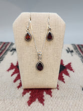 Load image into Gallery viewer, GARNET NECKLACE & EARRINGS SET