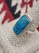 Load image into Gallery viewer, CHRYSOCOLLA RING -SIZE 9 - OVAL SHAPED