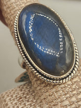 Load image into Gallery viewer, LABRADORITE RING - SIZE 9