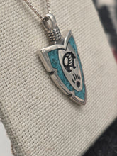 Load image into Gallery viewer, TURQUOISE CHIP INLAY ARROWHEAD PENDANT FEATURING BEAR - MEDIUM