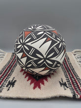 Load image into Gallery viewer, ACOMA SEED POT - RACHEL CONCHO