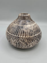 Load image into Gallery viewer, ETCHED HORSEHAIR HUMMINGBIRD POTTERY- JESSICA VAIL