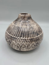 Load image into Gallery viewer, ETCHED HORSEHAIR HUMMINGBIRD POTTERY- JESSICA VAIL