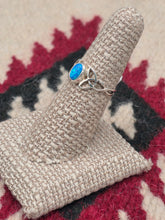 Load image into Gallery viewer, BLUE OR WHITE OPAL TRIQUETRA RING - SIZE
