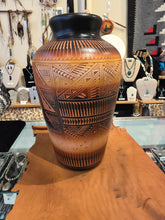 Load image into Gallery viewer, ACOMA ETCHWARE VASE - DIANE ARAGON
