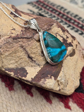 Load image into Gallery viewer, AZURITE NECKLACE - TRIANGLE