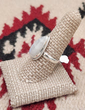 Load image into Gallery viewer, MOONSTONE RING - SIZE 8.5