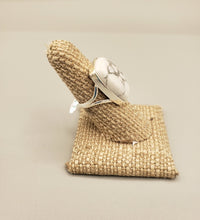 Load image into Gallery viewer, HOWLITE RING - SIZE 7