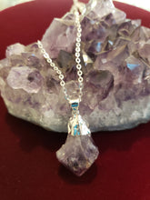 Load image into Gallery viewer, AMETHYST NATURAL CUT NECKLACE
