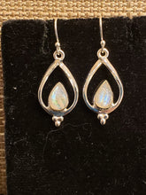 Load image into Gallery viewer, MOONSTONE EARRINGS