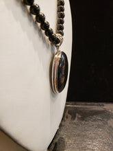 Load image into Gallery viewer, ONYX PENDANT ON 20" ONYX BEADS - OVAL