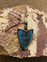 Load image into Gallery viewer, TURQUOISE CHIP INLAY ARROWHEAD PENDANT FEATURING BEAR - MEDIUM
