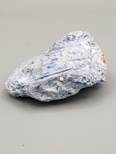 Load image into Gallery viewer, KYANITE - FREE STANDING STONE