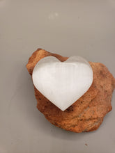 Load image into Gallery viewer, SELENITE HEART