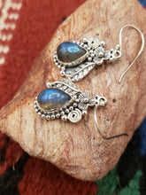 Load image into Gallery viewer, LABRADORITE EARRINGS