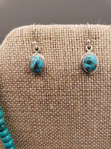 TURQUOISE NECKLACE WITH ATTACHED PENDANT