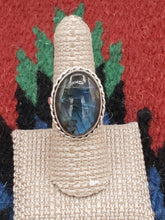 Load image into Gallery viewer, LABRADORITE RING - SIZE 7