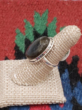 Load image into Gallery viewer, LABRADORITE RING - SIZE 7