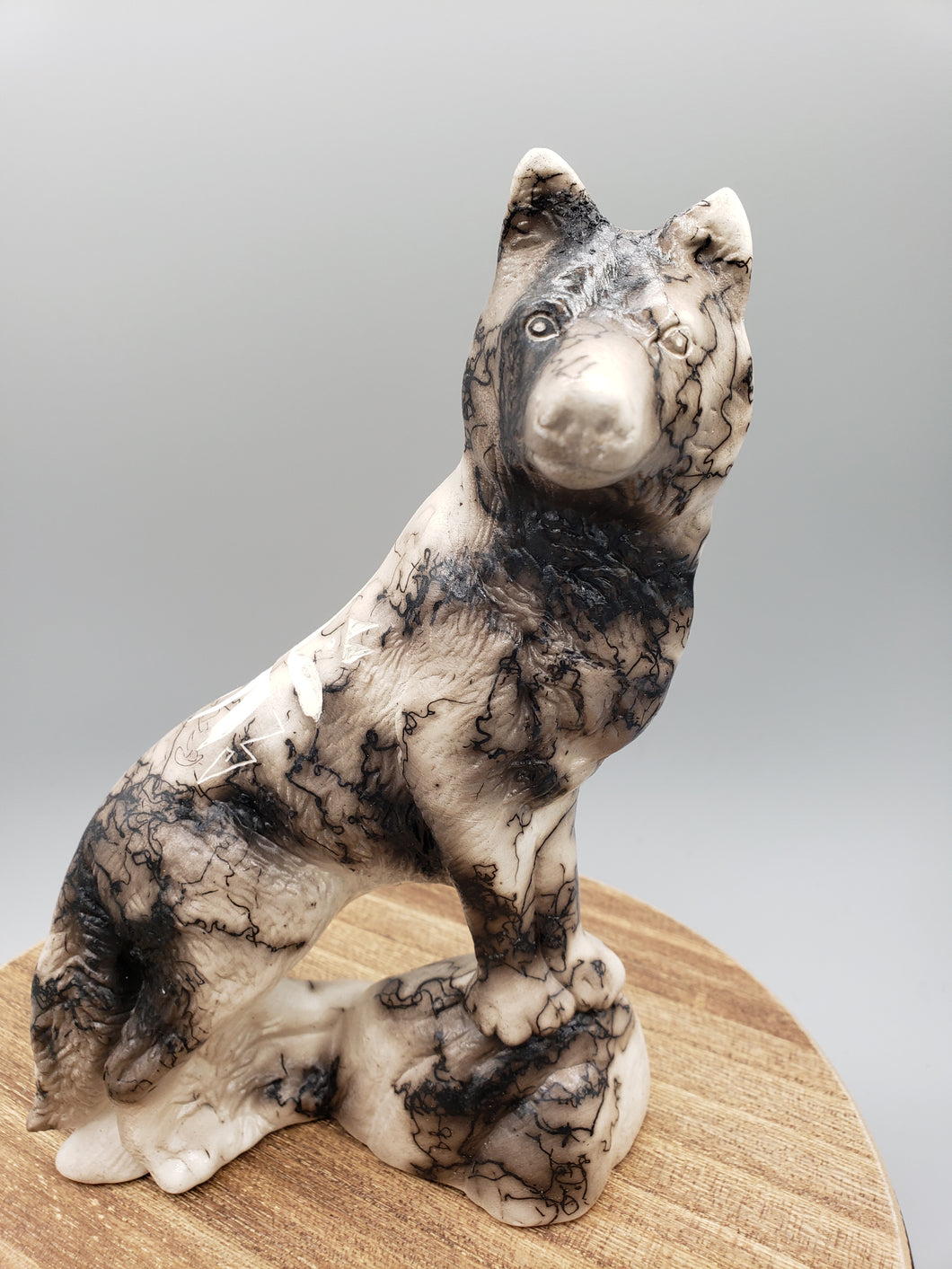 HORSEHAIR POTTERY STATUE - WOLF - TOM VAIL JR/JESSICA VAIL