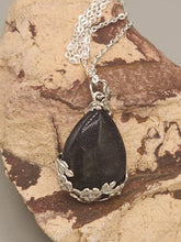 Load image into Gallery viewer, TEARDROP CRYSTAL PENDANT LEAF DESIGN - 24" CHAIN