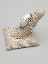 Load image into Gallery viewer, HOWLITE RING - SIZE 7.5