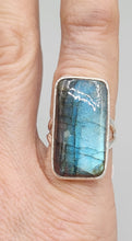 Load image into Gallery viewer, LABRADORITE RING - SIZE 5