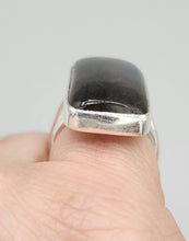Load image into Gallery viewer, LABRADORITE RING - SIZE 5