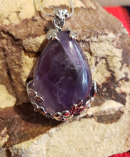 Load image into Gallery viewer, TEARDROP CRYSTAL PENDANT LEAF DESIGN - 24" CHAIN