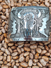Load image into Gallery viewer, BUFFALO SKULL STORYTELLER BRACELET - ELAINE BECENTI
