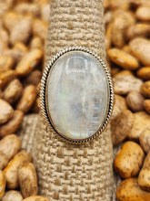 Load image into Gallery viewer, MOONSTONE RING - SIZE 9
