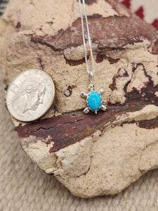 SMALL TURTLE PENDANT  - ZUNI - RICHARD & TRISTA SIOW