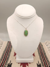 Load image into Gallery viewer, GREEN COPPER TURQUOISE NECKLACE
